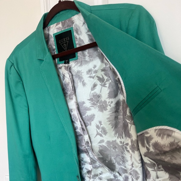 Beautiful Modern Sport Blazer for. modern men ,perfect for casual/sport attire - Picture 2 of 3